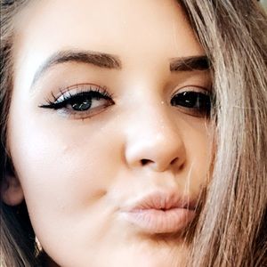 Meet your Posher, Alli